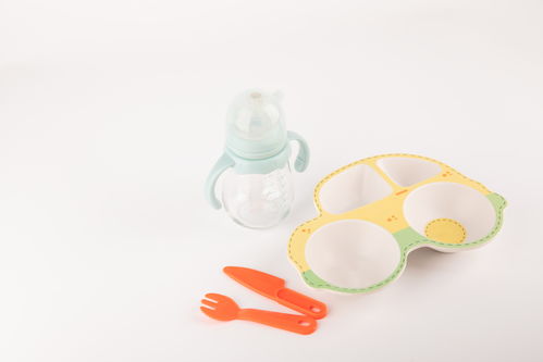 捕捉童趣瞬间 清新可爱儿童餐具与母婴用品摄影指南